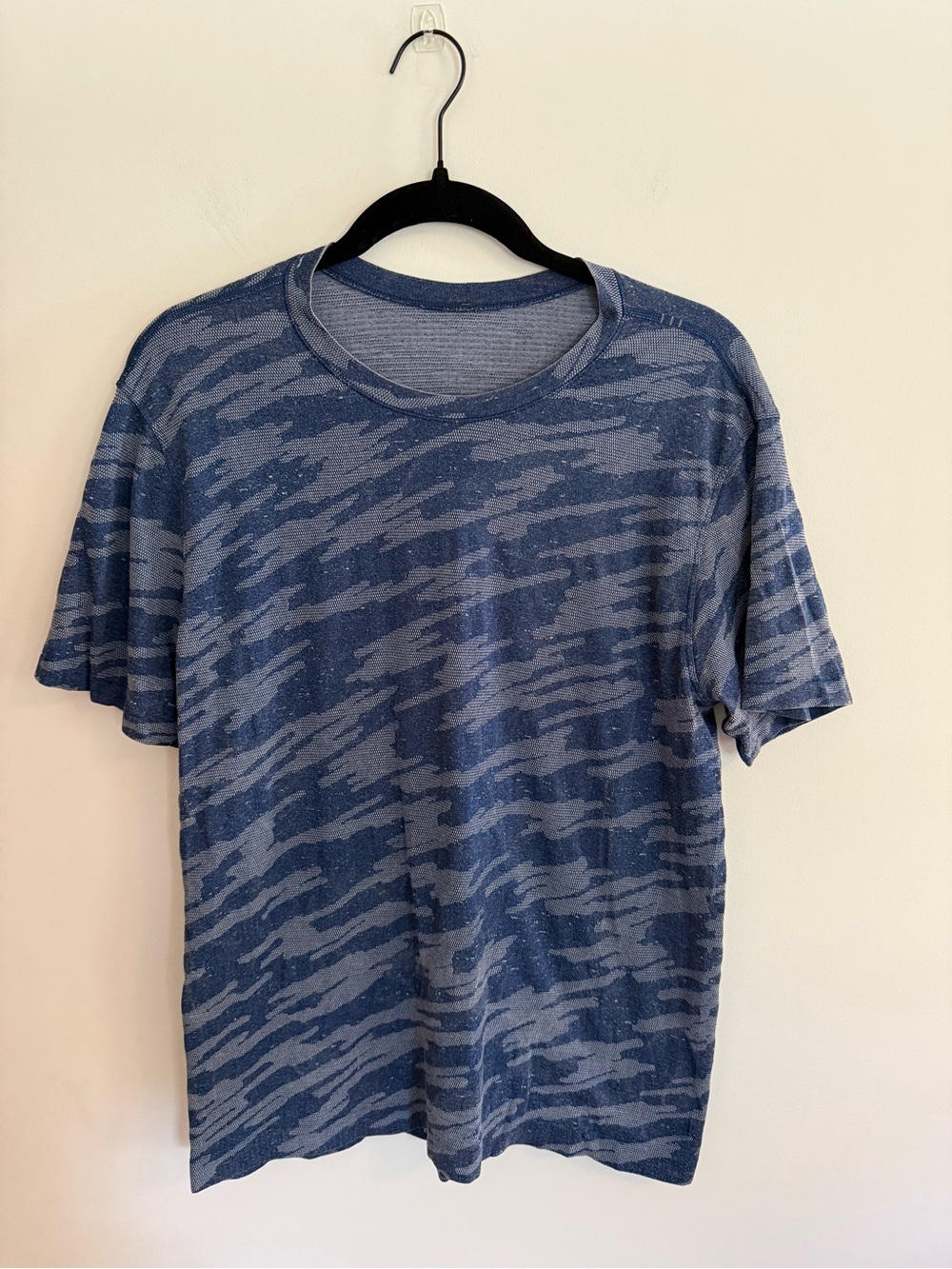 lululemon athletica Men's Blue Camouflage-Style Crew Tee